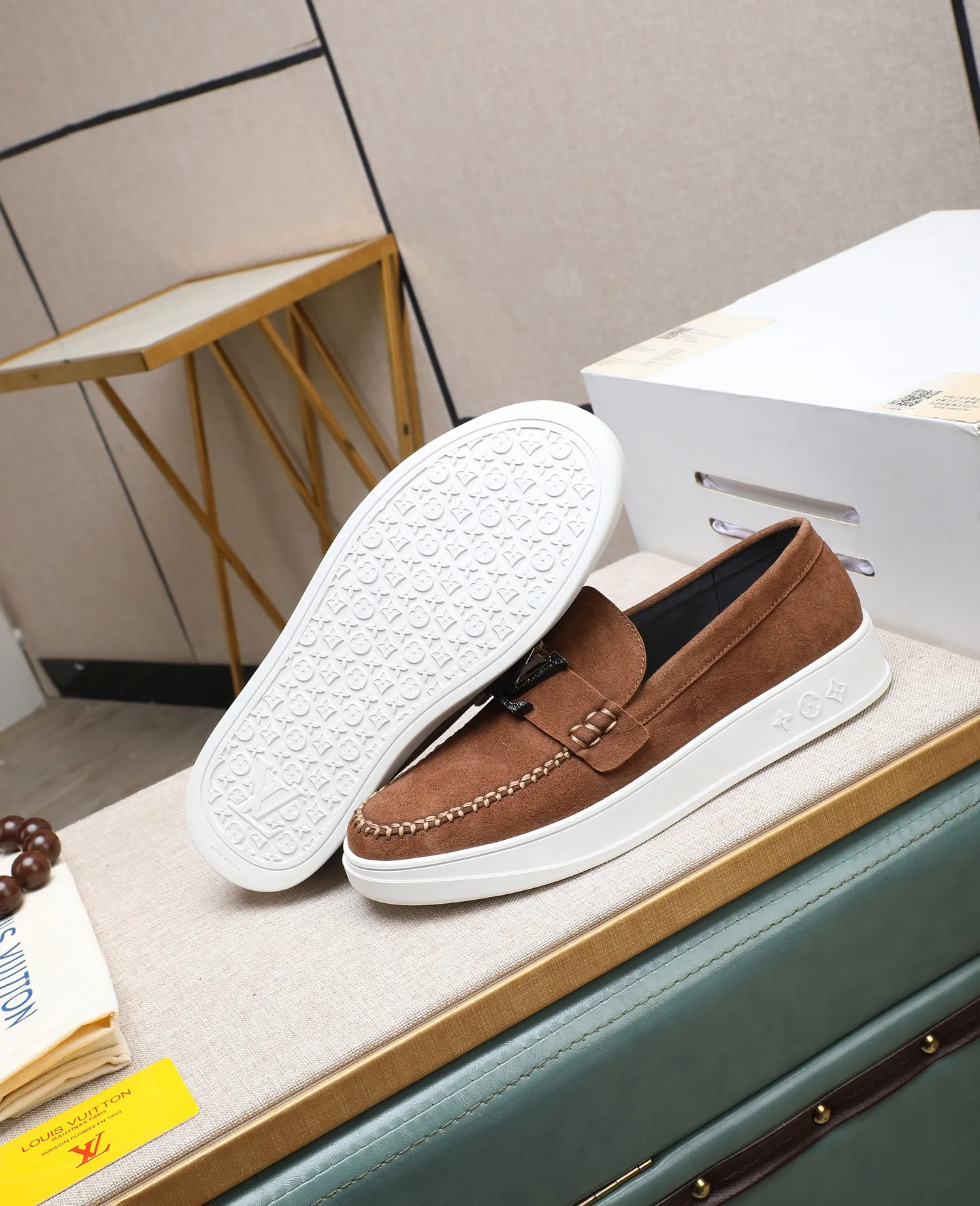 Men's shoes 💰440 📛📛【LOUIS VUITTON】Louis Vuitton official website synchronized new products 👟Milan fashion catwalk style 🇰🇾🇰🇾LV family logo, celebrity style, a must-have for fashionistas ⚠️First-layer calfskin ➕Genuine leather lining ➕Official website original version special outsole 👞Number 38-44